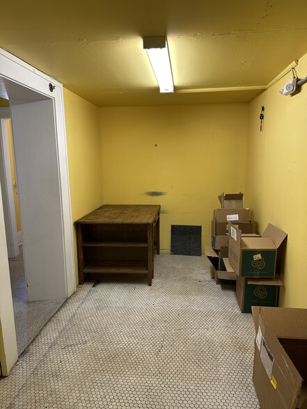 Back room storage - 135 S Garnett St