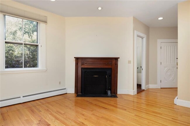 Building Photo - 107 Old Beach Rd