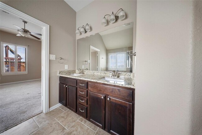Building Photo - 3306 Benbrook Springs Ln