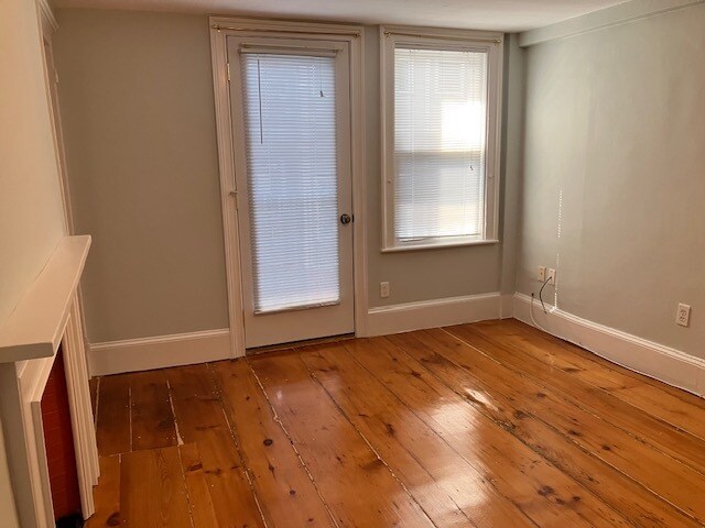 Building Photo - 7 Andrew St