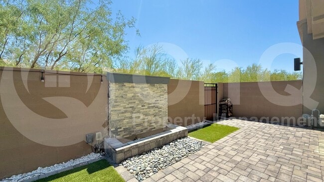 Building Photo - 7423 E Paraiso Dr