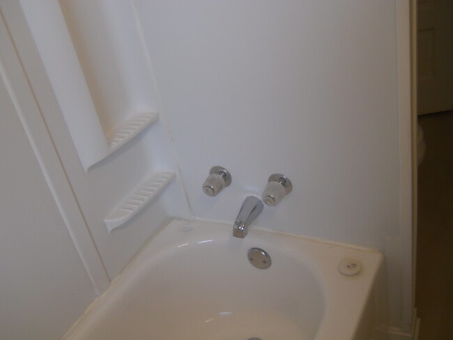 Building Photo - 1498 Winchester Ave