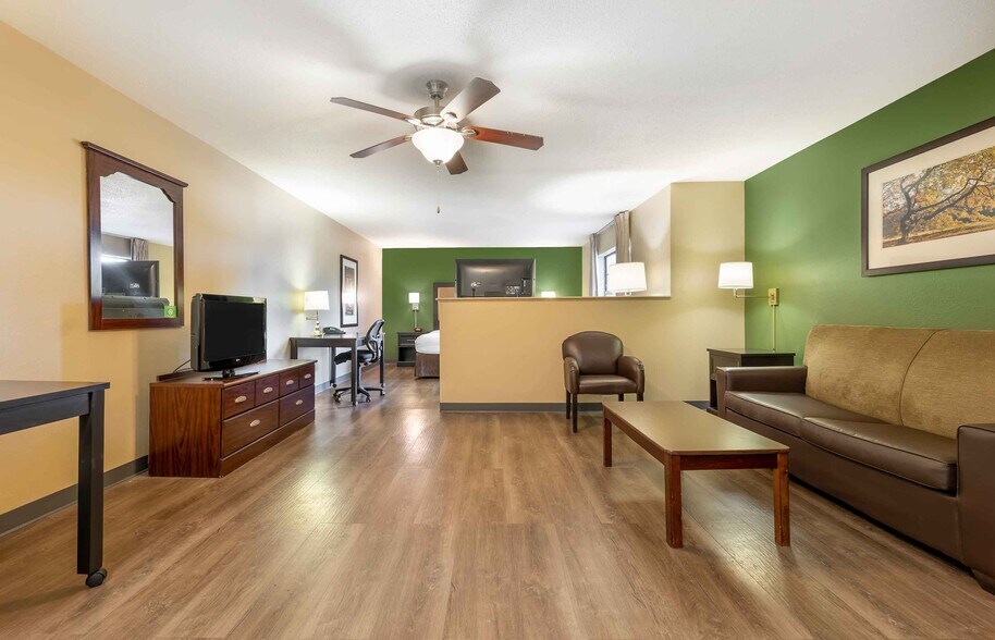 Building Photo - Furnished Studio-Chicago - Buffalo Grove - Deerfield