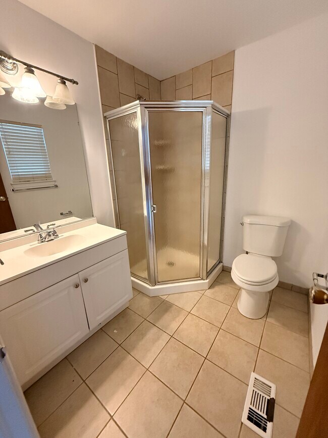 Building Photo - 310 Heather Croft