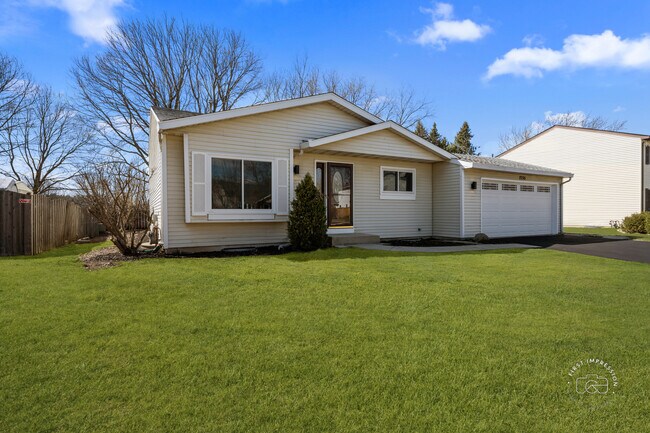 Building Photo - 2735 Springdale Cir