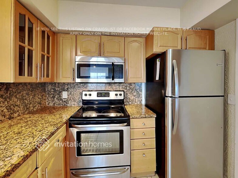 Building Photo - 7512 NW 40th Pl