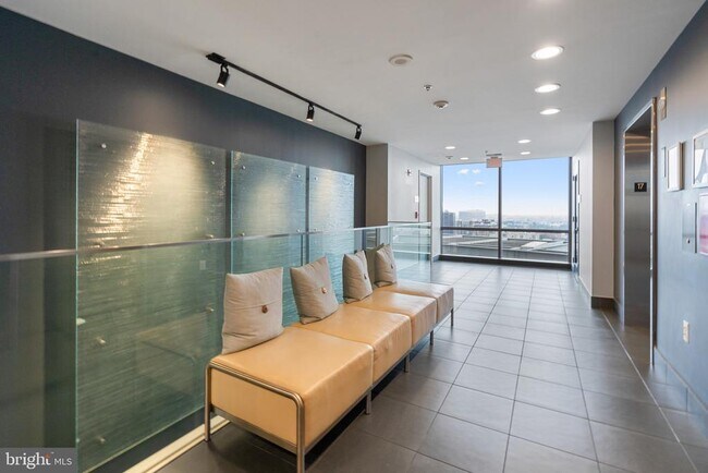 Building Photo - 2001 15th St N