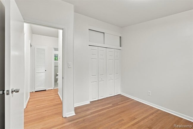 Building Photo - 1011 Brooklawn Dr