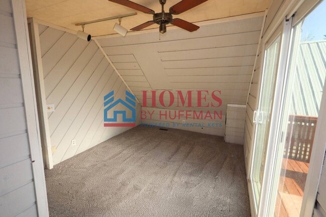 Building Photo - Three Bedroom House | Two Bathrooms