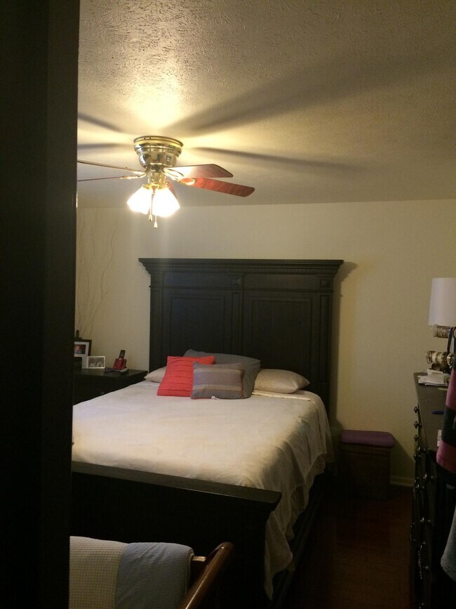 Building Photo - 4035 California Ave