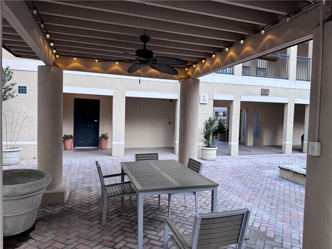 Building Photo - 955 Juniper St NE