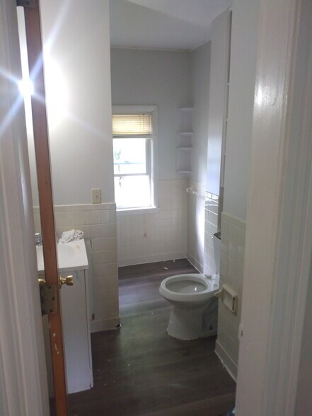Building Photo - 718 Tompkins St