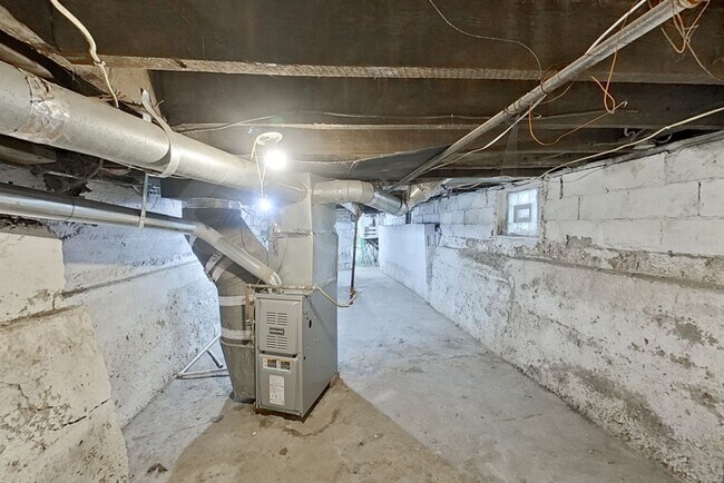 Building Photo - 964-966 Oakwood Ave