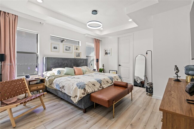 Building Photo - 4461 Waterside Dr
