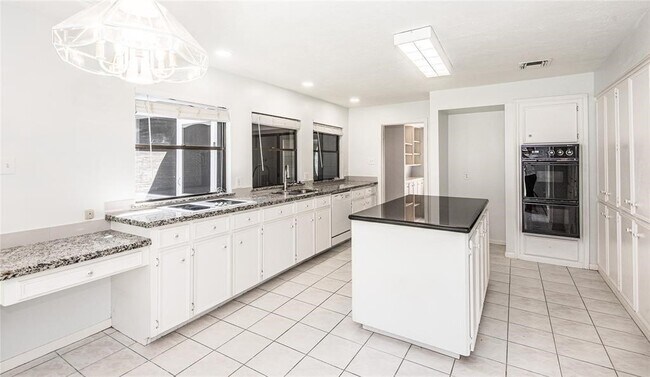 Building Photo - 1518 Durfey Ln