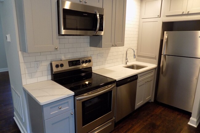 Building Photo - Beautifully Renovated Apartment in Wilmore!