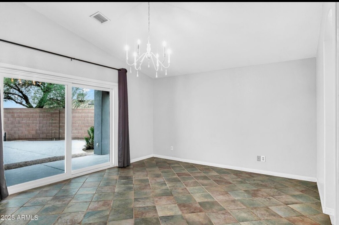Building Photo - 15482 S Sequoia Cir