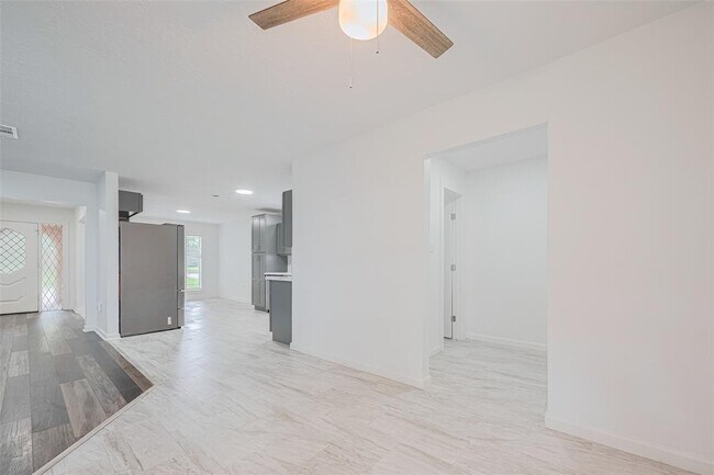 Building Photo - 5303 Lookout Mountain Dr