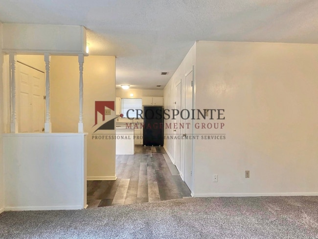 Building Photo - Tour Today! Cozy 3 Bedroom Unit!