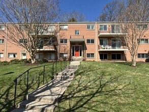 Building Photo - 10620 Weymouth St