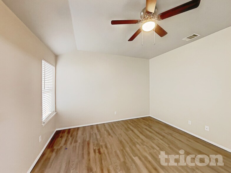 Building Photo - 5733 Parkview Hills Ln
