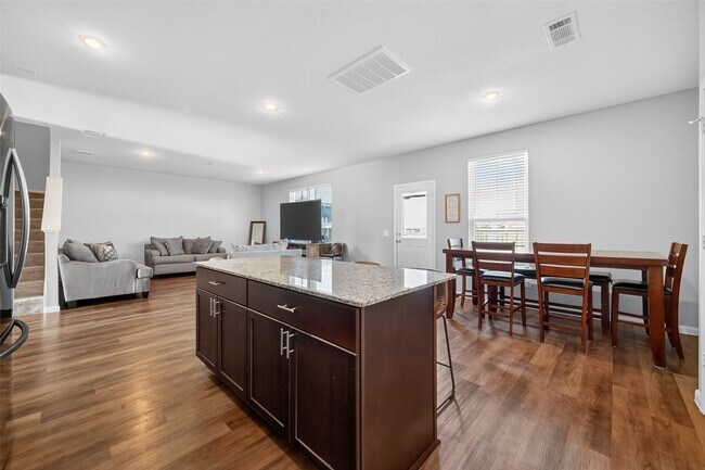 Building Photo - 10831 Fall Mill Dr