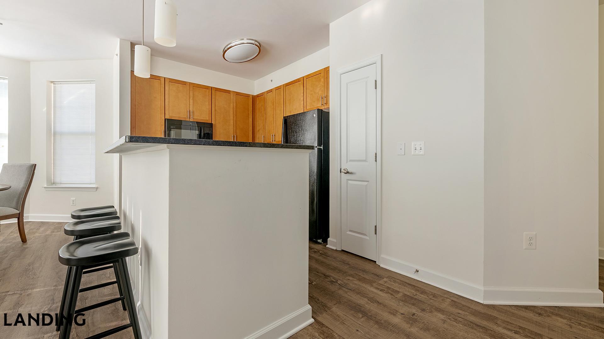 Building Photo - 909 Mansion Dr