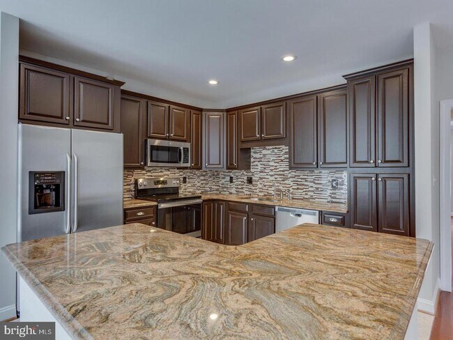 Building Photo - 9421 Van Arsdale Dr