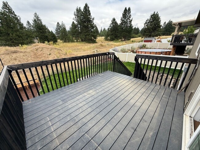 Building Photo - New Listing! Beautiful 4 Bed / 3 Bath Home...