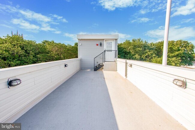 Building Photo - 3836 Haverford Ave