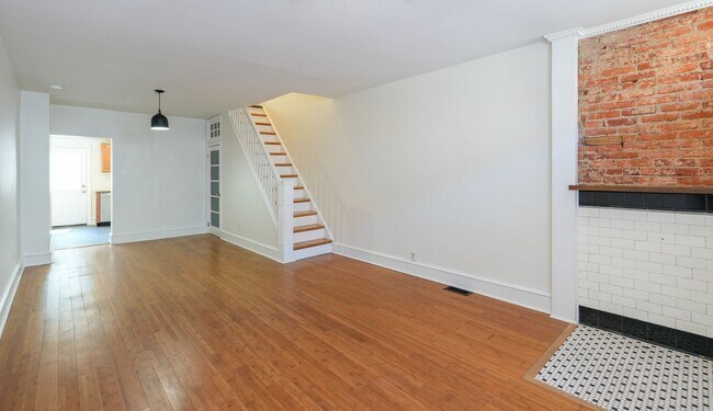 Building Photo - Charming 2BR in the Heart of East Passyunk — Steps to Philly's Best Dining!