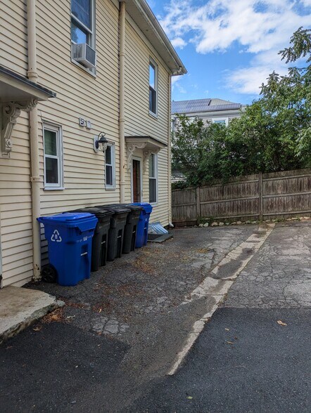 Building Photo - 22 Eastburn St
