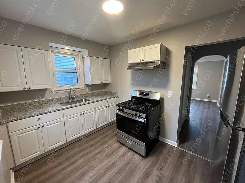 Building Photo - 84 W Shevlin Ave