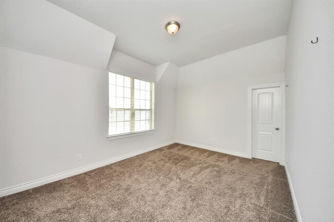 Building Photo - 28934 Endeavor River Rd