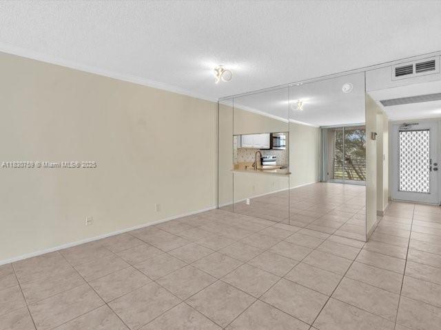 Building Photo - 9311 Orange Grove Dr
