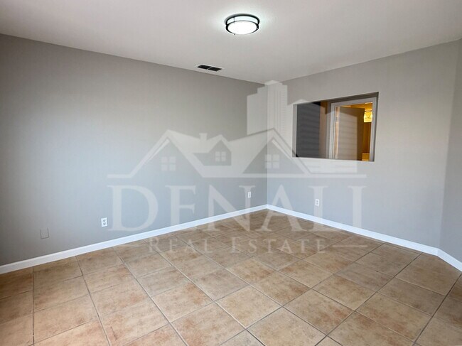Building Photo - 490 E Bart Dr