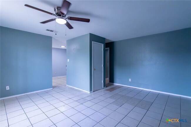 Building Photo - 1601 Benttree Dr