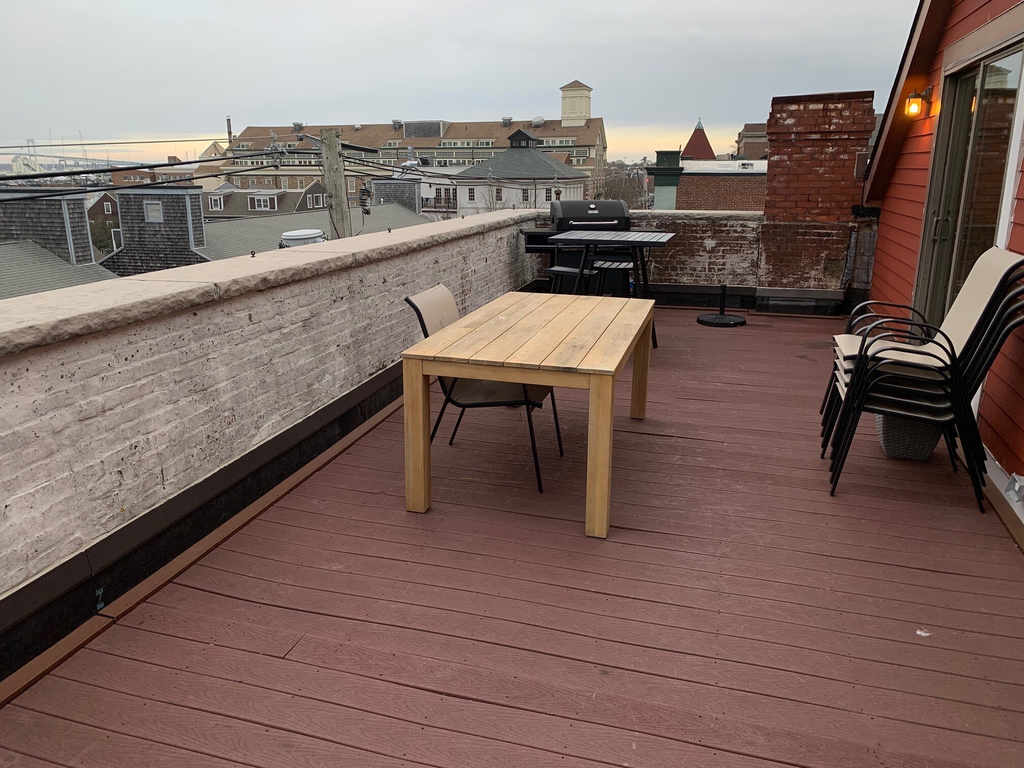 Building Photo - 378 Thames St