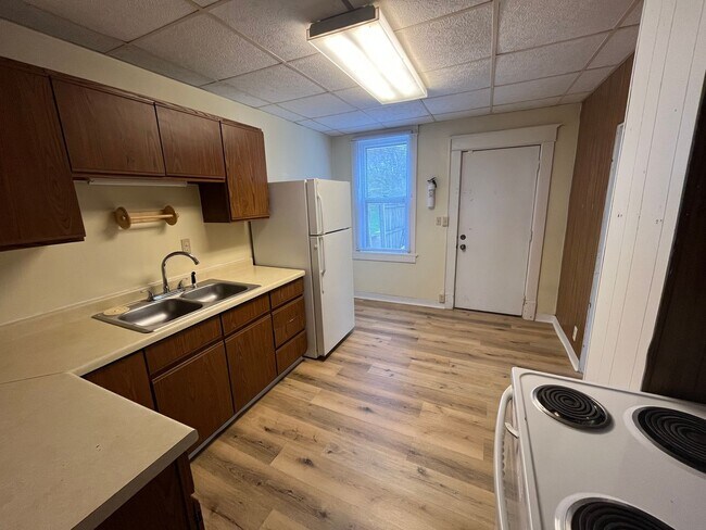 Building Photo - 3 Bedroom House in Duluth - Free August Rent!!