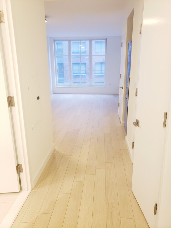 Interior Photo - 535 W 43rd Street