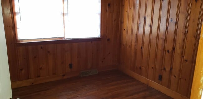 Building Photo - 740 Tolarsville Rd