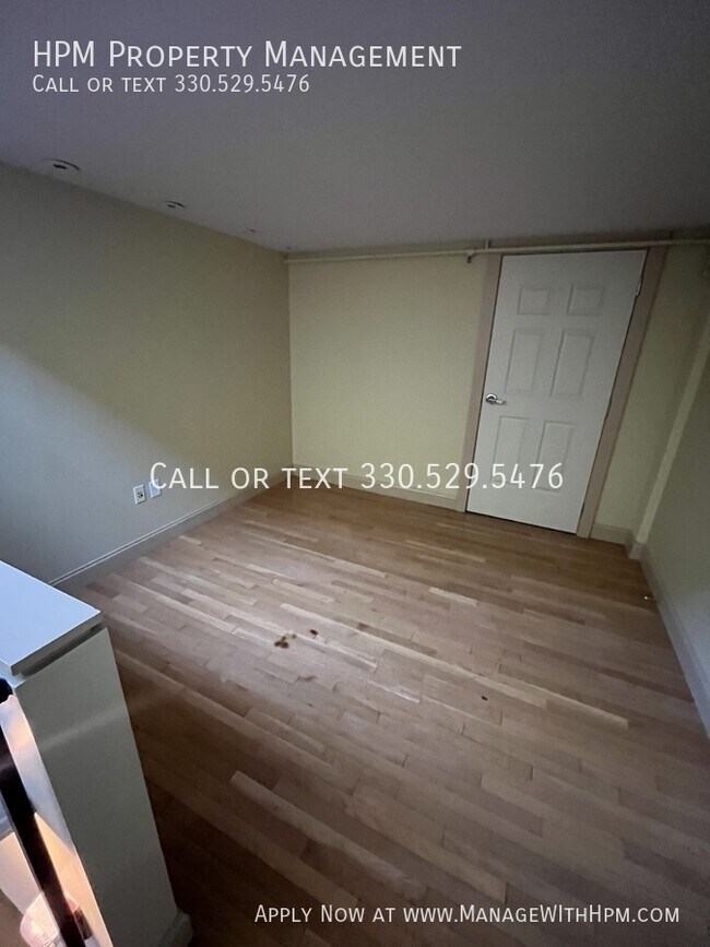 Building Photo - 2404 Prospect Ave E