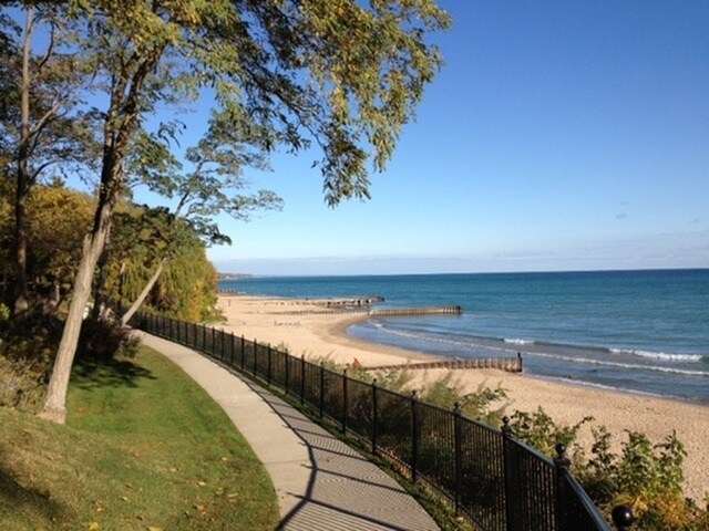 Near The Beach - 805-09 W. Elm St.