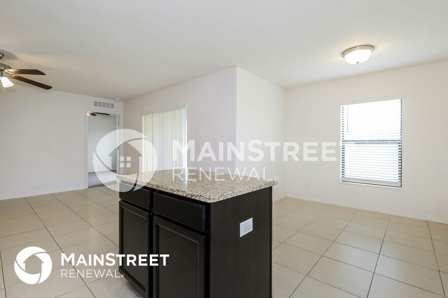 Building Photo - 1499 Swan Lake Cir