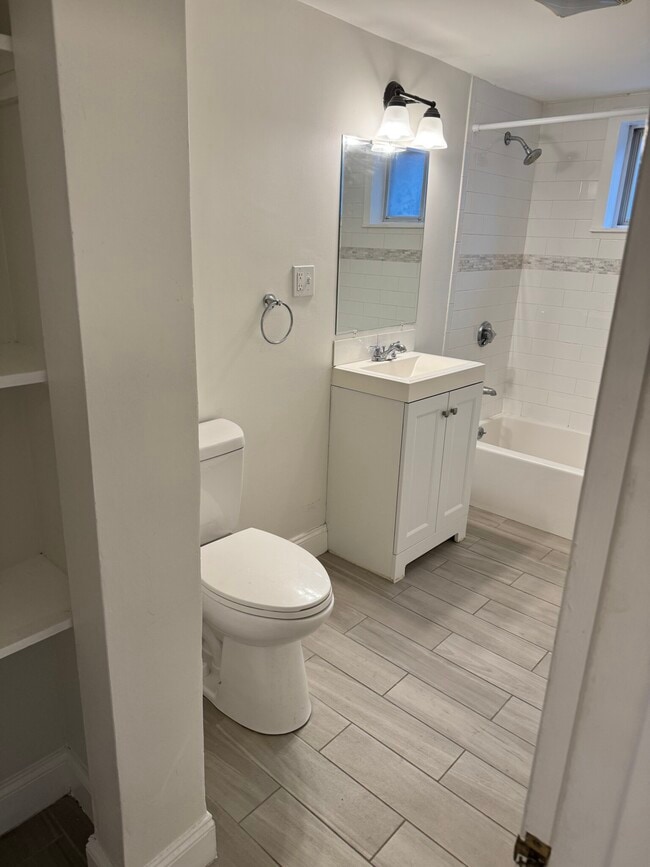 Building Photo - 63 Selkirk Rd