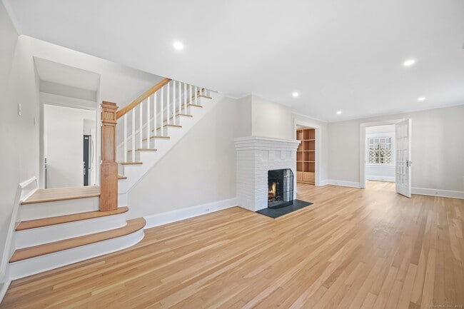 Building Photo - 15 Richmond Dr