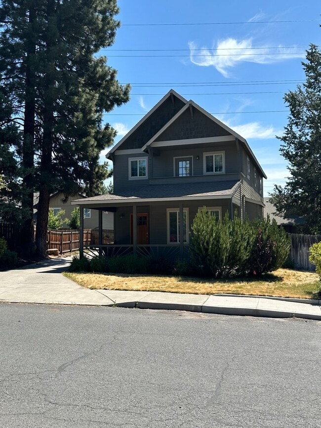 Building Photo - Bring the DOG! 3 Bdrm located in Westside Pines, All Appliances, Newer Paint In & Out, Double Gar...