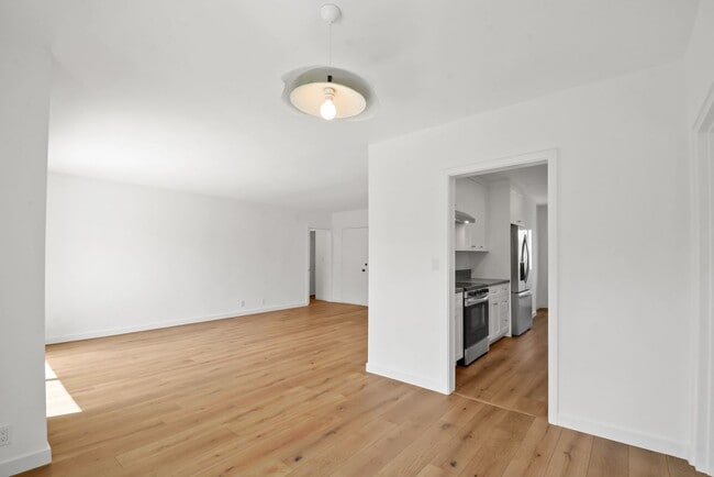 Building Photo - 845 20th St