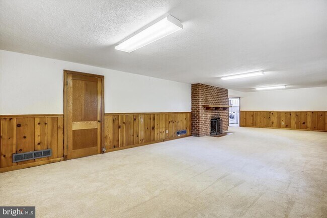Building Photo - 3303 Winnett Rd