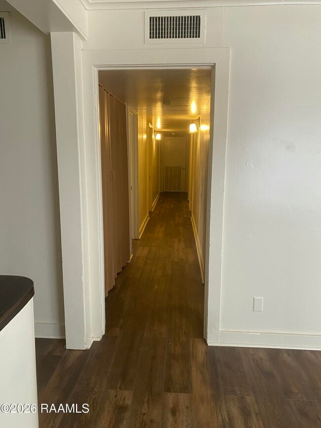 Building Photo - 714 Evangeline Dr